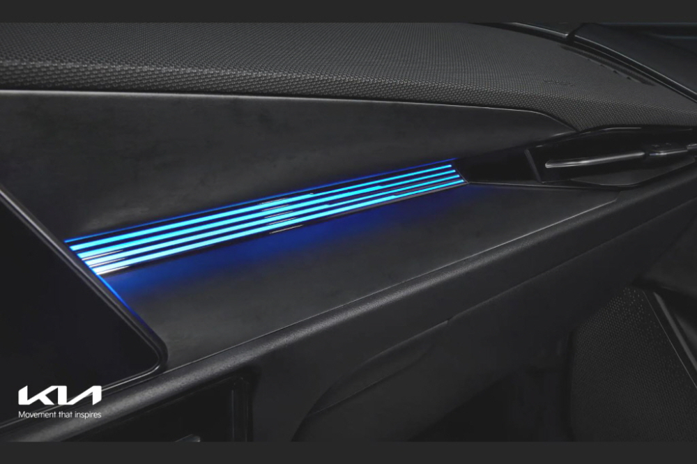 Đ&egrave;n viền nội thất của Kia Niro 2022