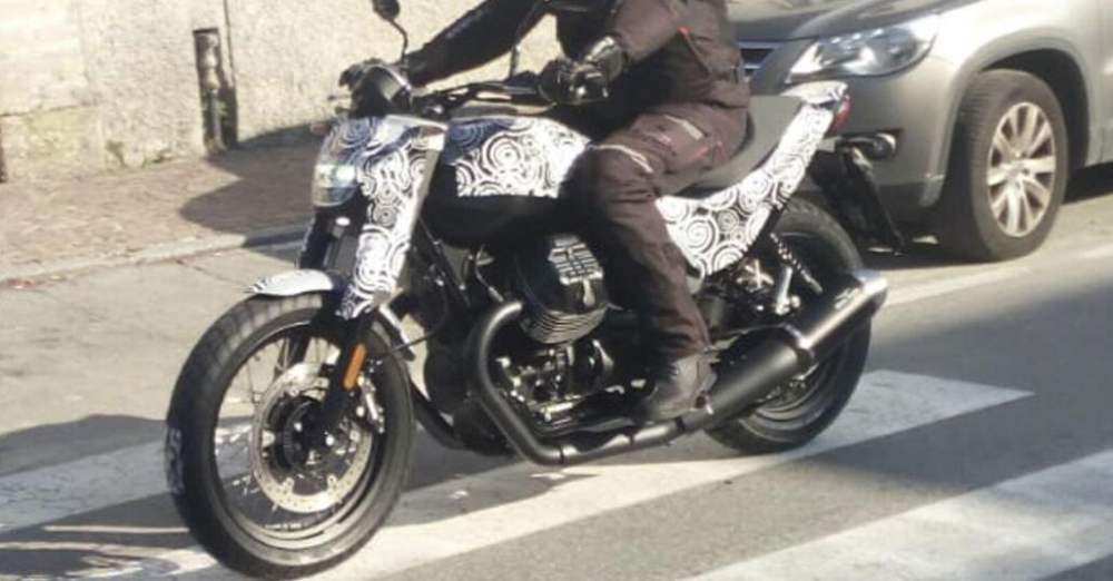 Moto Guzzi V850X