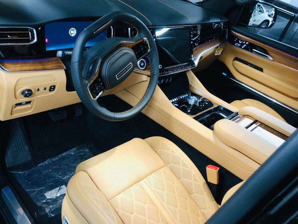Cận cảnh khoang l&aacute;i của xe Jeep Grand Wagoneer 2022 