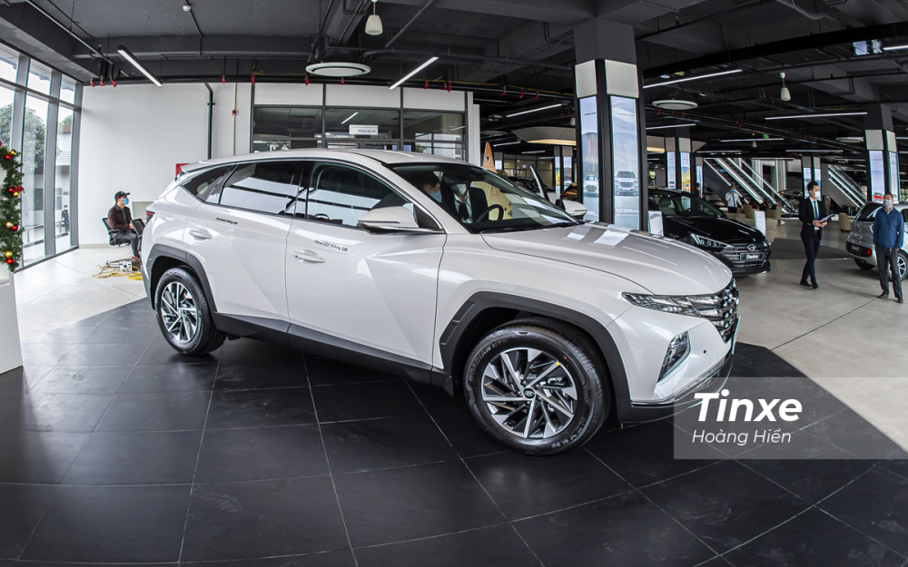 Hyundai Tucson 2022 có giá bán khởi điểm từ 895 triệu đến 1,03 tỉ đồng.