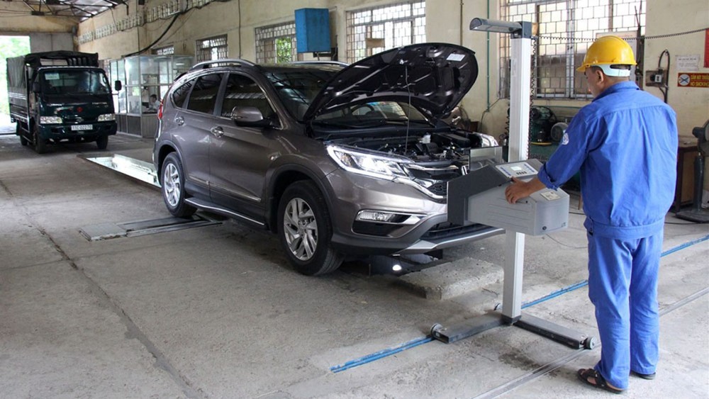 Giảm ph&iacute; sử dụng đường bộ