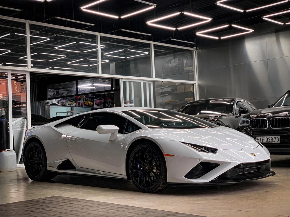 V&agrave; Lamborghini Huracan EVO RWD