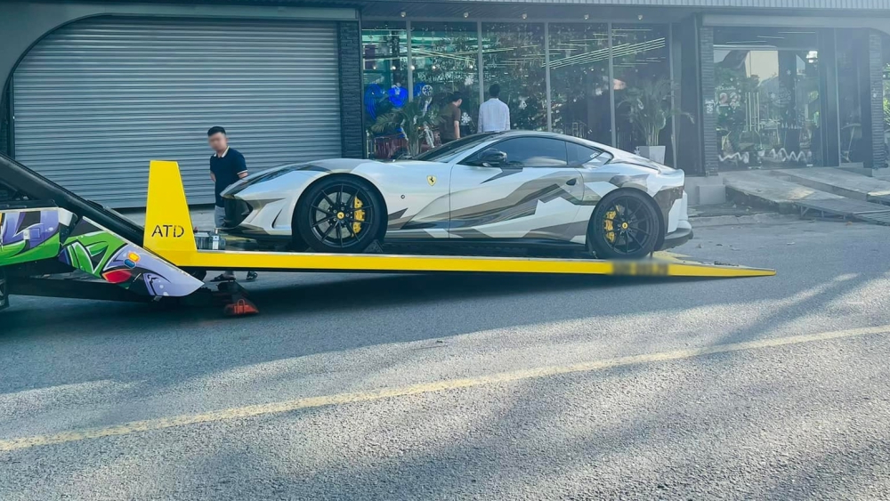 Cận cảnh bộ &aacute;o camo của si&ecirc;u xe Ferrari 812 Superfast