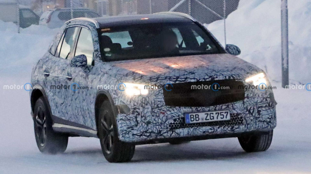 Mercedes-Benz GLC 2022 được ngụy trang khá kỹ