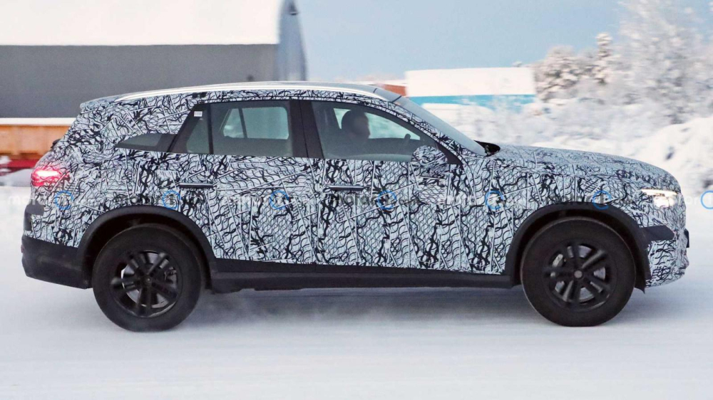 Mercedes-Benz GLC 2022 có vẻ tăng kích thước so với thế hệ cũ