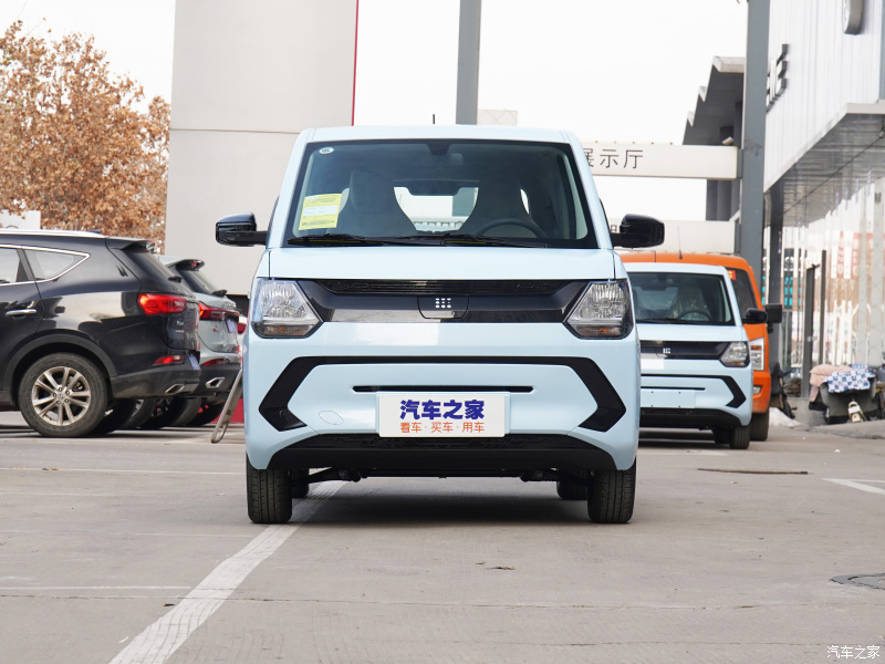 Cận cảnh đầu xe của Dongfeng FengGuang Mini EV
