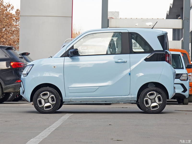 Dongfeng FengGuang Mini EV có kích thước khá nhỏ