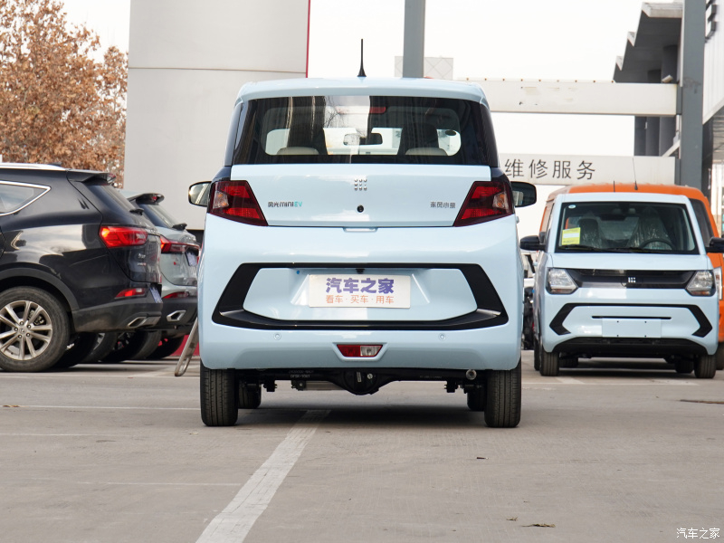 Dongfeng FengGuang Mini EV nhìn từ đằng sau