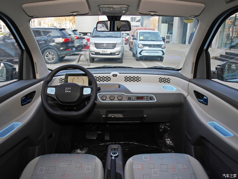 Nội thất bên trong Dongfeng FengGuang Mini EV