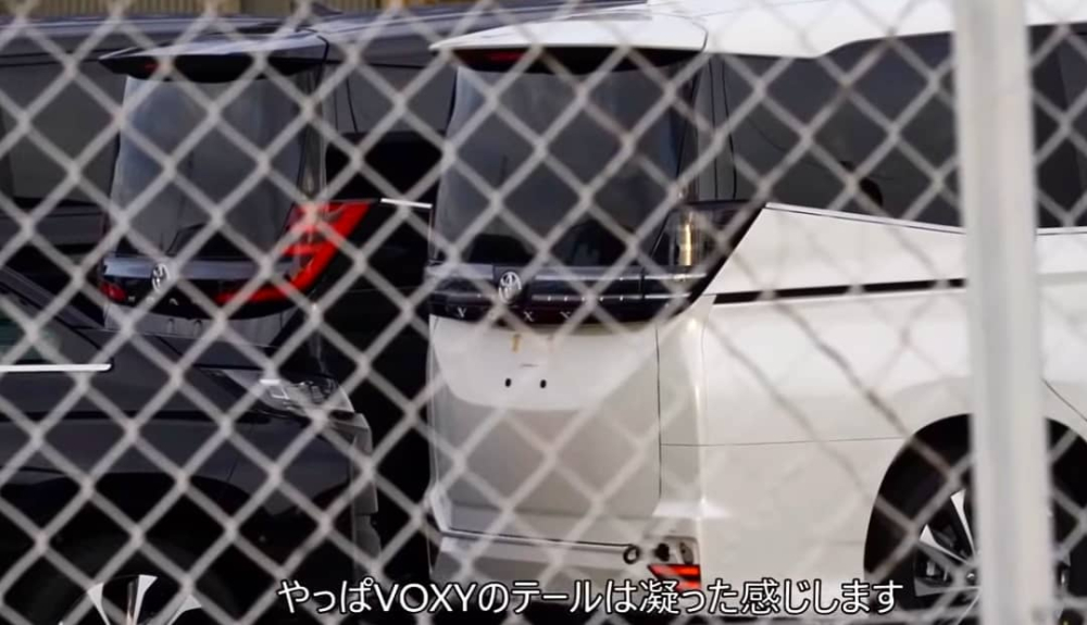 Thiết kế đằng sau của Toyota Voxy và Noah 2022 Thiết kế đằng sau của Toyota Voxy và Noah 2022