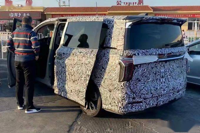 Thiết kế đằng sau của mẫu MPV