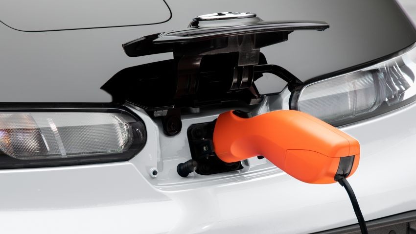 Toyota C+pod 2022 có thể cung cấp điện cho các thiết bị gia dụng