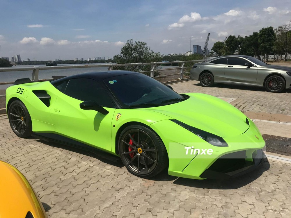 Trước đó xe mang bản độ SVR