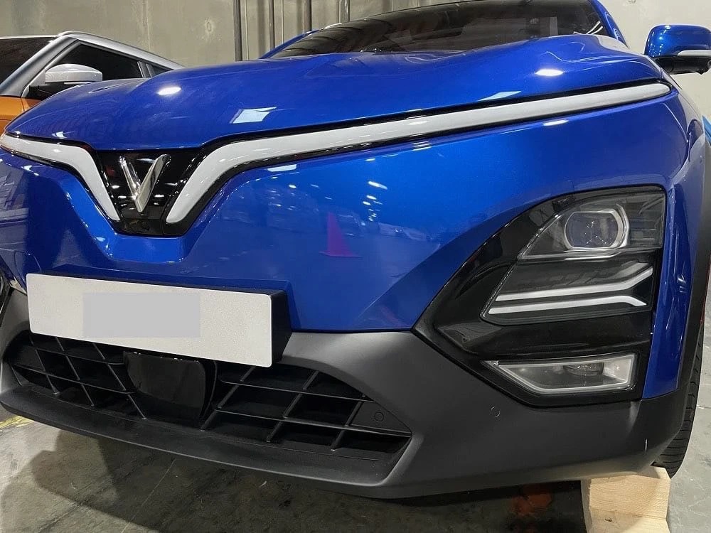Phần đầu xe của VinFast VF e33.