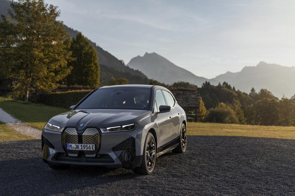 BMW iX M60 2022 trình làng