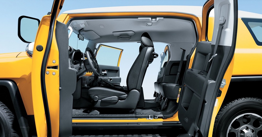 Toyota FJ Cruiser kh&ocirc;ng c&oacute; nhiều trang bị hiện đại
