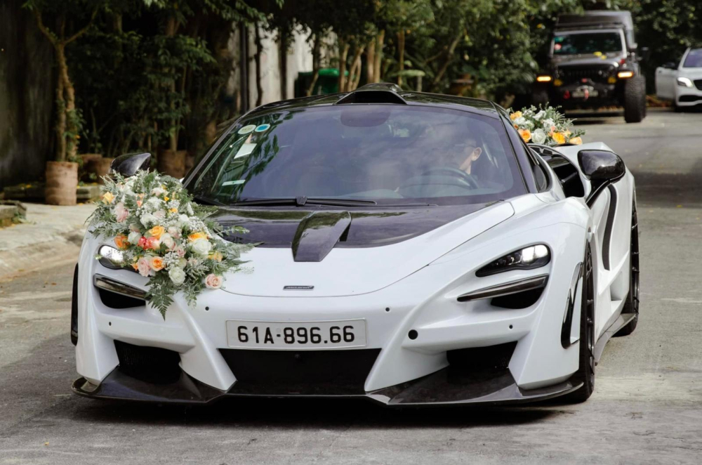 Tống Đ&ocirc;ng Khu&ecirc; sau v&ocirc; lăng xe McLaren 720S độ N-Largo