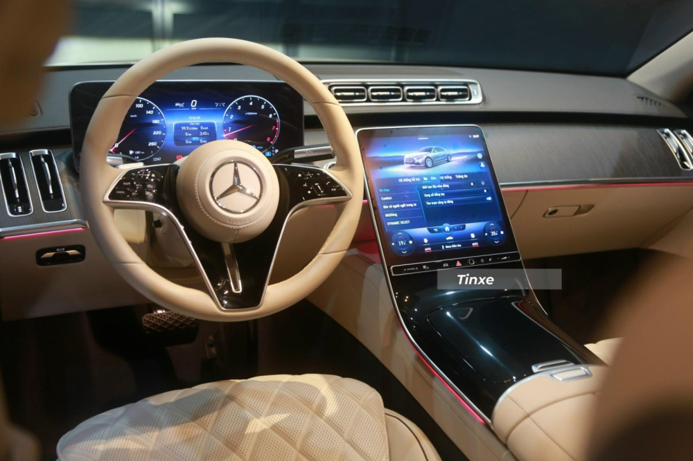 Cận cảnh khoang l&aacute;i của xe Mercedes-Benz S450 thế hệ mới