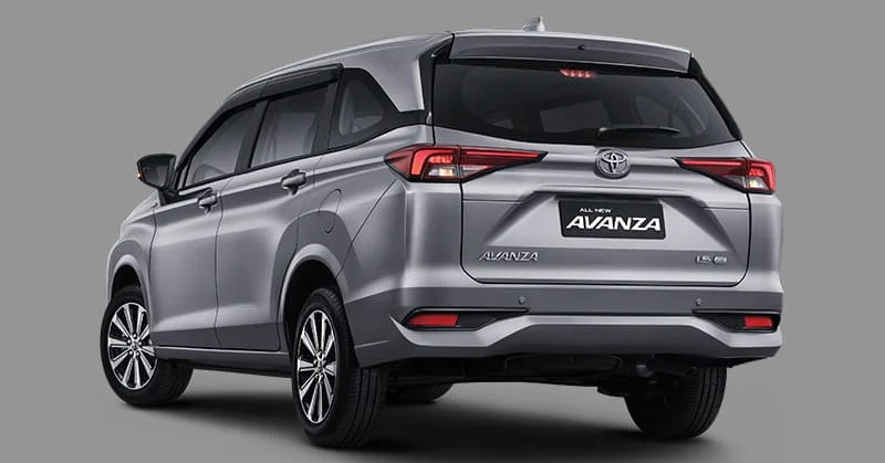 Toyota Avanza 2022 nh&igrave;n từ đằng sau