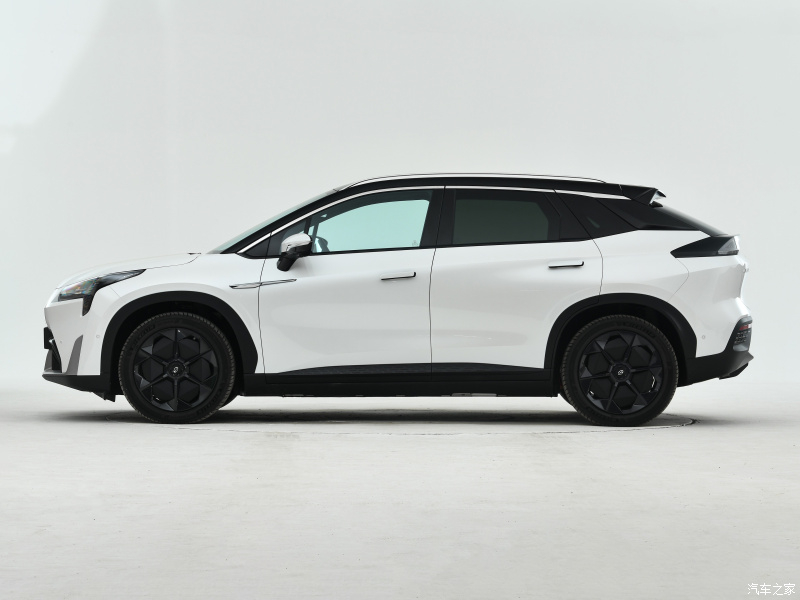 GAC Aion LX Plus 2022 nh&igrave;n từ b&ecirc;n sườn