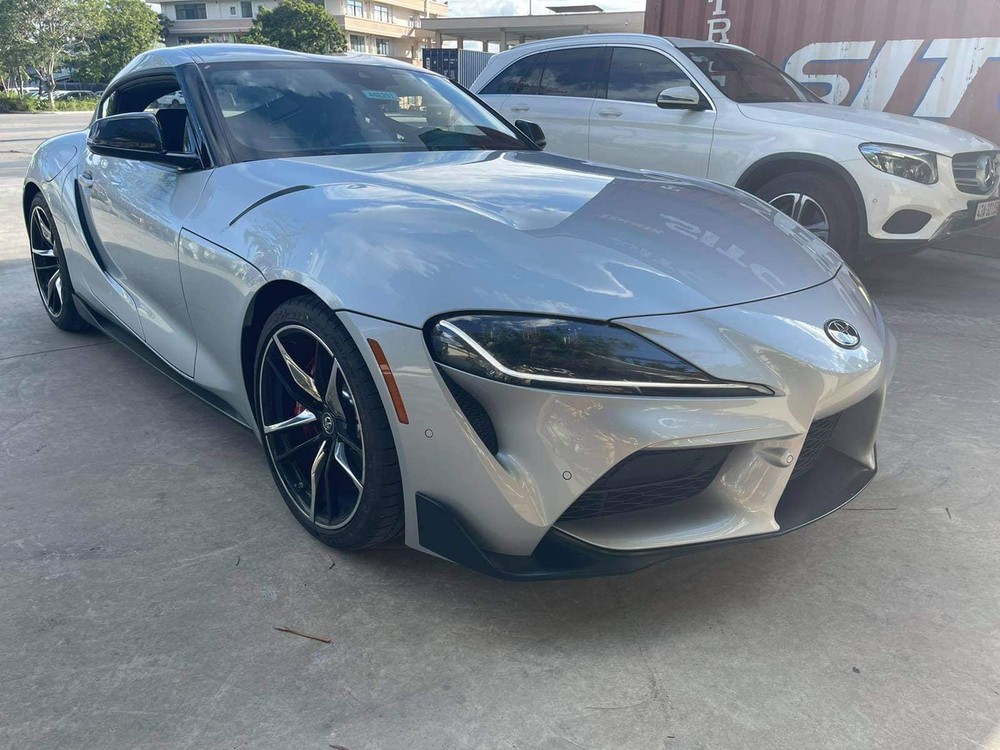 Huyền thoại của c&aacute;c d&acirc;n chơi Toyota GR Supra l&uacute;c mới về nước
