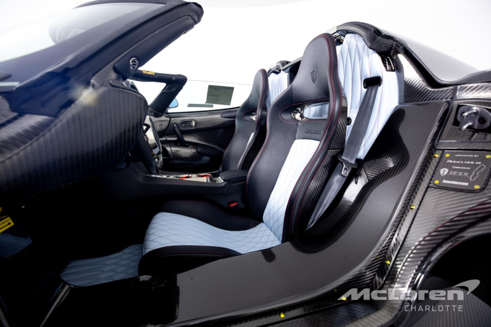 Nội thất xe Koenigsegg Regera đang được rao b&aacute;n 125 tỷ đồng