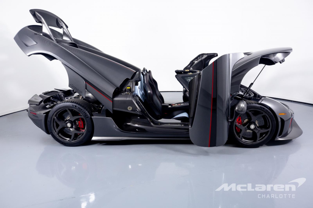 5,5 triệu đ&ocirc; la c&oacute; thể khiến đại gia lựa chọn Bugatti Divo thay v&igrave; mua Koenigsegg Regera n&agrave;y