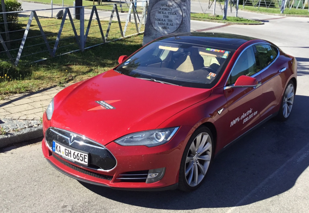 Chiếc &ocirc; t&ocirc; điện Tesla Model S n&agrave;y đ&atilde; chạy 1,5 triệu km trong hơn 7 năm