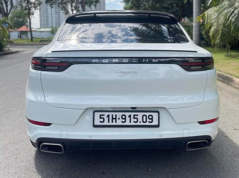 Porsche Cayenne Coupe từng nằm chung garage với rất nhiều xe SUV hot từng thuộc sở hữu của Minh Porsche Cayenne Coupe từng nằm chung garage với rất nhiều xe SUV hot từng thuộc sở hữu của Minh Nhựa và còn đậu chung với Pagani Huayra