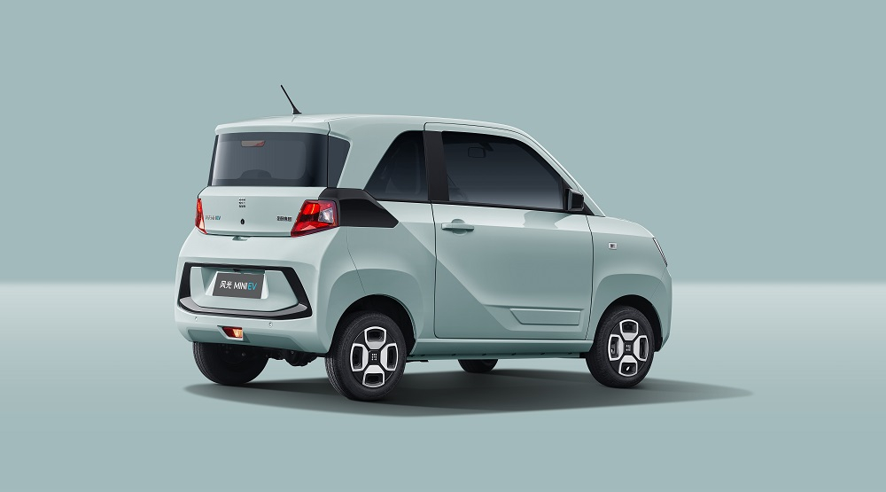 Dongfeng FengGuang Mini EV m&agrave;u xanh l&aacute;