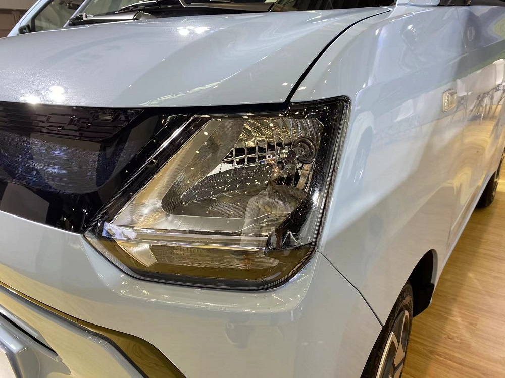 Đ&egrave;n pha của Dongfeng FengGuang Mini EV
