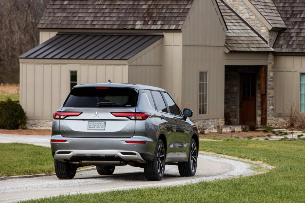Thiết kế ngoại thất của Mitsubishi Outlander 2022 được đ&aacute;nh gi&aacute; cao hơn