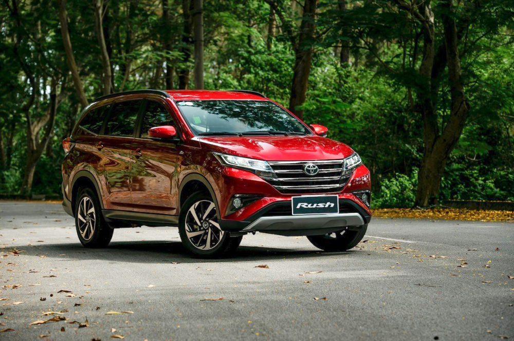 Toyota Rush được nhập khẩu nguy&ecirc;n chiếc từ Indonesia với gi&aacute; b&aacute;n lẻ đề xuất l&agrave; 634 trệu đồng.