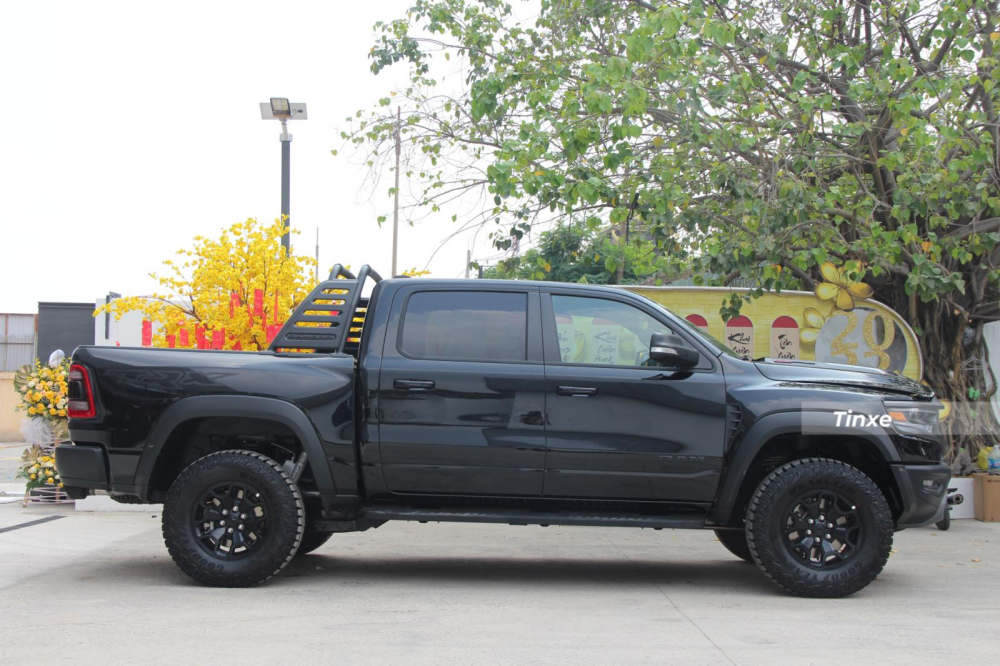 TRX tiếp tục lắp đầy phân khúc của xe Ram 1500 tại Việt Nam khi trước đó RAM 1500 Laramie và RAM 1500 Longhorn đã được bán chính hãng với mức giá 5,388 tỷ và 5,688 tỷ đồng