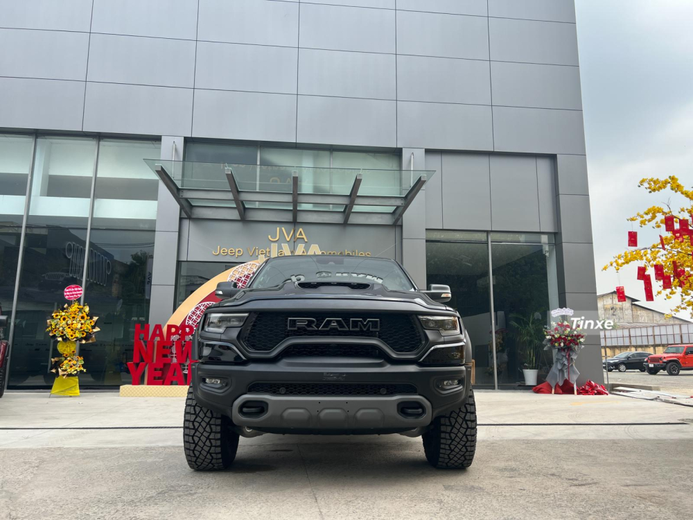 Ram 1500 TRX mới ra mắt Việt Nam
