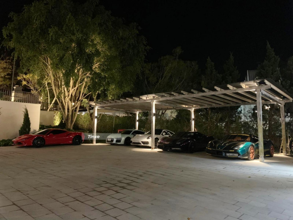 Đo&agrave;n si&ecirc;u xe n&agrave;y bắt đầu từ quận 1, Th&agrave;nh phố Hồ Ch&iacute; Minh v&agrave; tới Đ&agrave; Lạt v&agrave;o l&uacute;c gần 1 giờ s&aacute;ng ng&agrave;y 12 th&aacute;ng 1 năm 2022. Hiện đ&acirc;y cũng l&agrave; h&agrave;nh tr&igrave;nh phượt si&ecirc;u xe c&oacute; số lượng xe tham dự đ&ocirc;ng đảo nhất Việt Nam hiện nay.