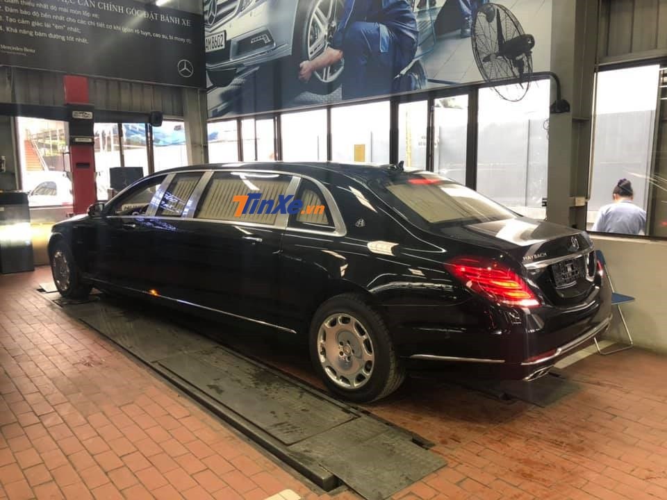 Mercedes-Maybach S600 Pullman c&oacute; chiều d&agrave;i khủng
