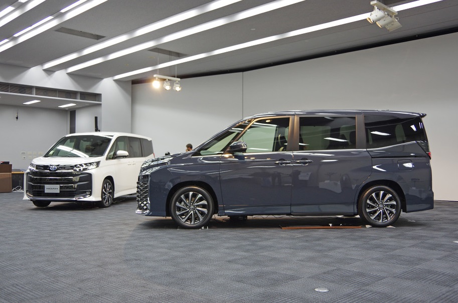 Toyota Noah và Voxy 2022 - cặp đôi MPV rẻ hơn chuyên cơ mặt đất Alphard - chính thức trình làng Toyota Noah và Voxy 2022 - cặp đôi MPV rẻ hơn chuyên cơ mặt đất Alphard - chính thức trình làng
