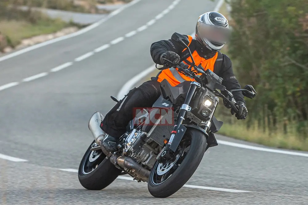 KTM 990 Duke R KTM 990 Duke R