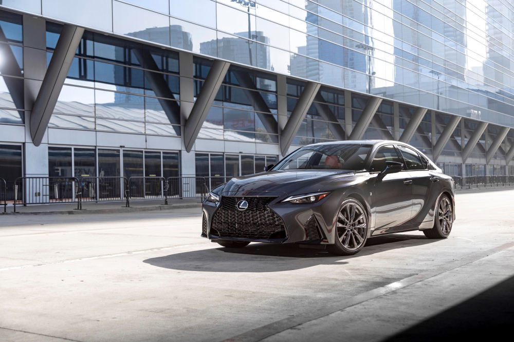 Lexus IS 300 F SPORT 2022 được trang bị mâm hợp kim 18 inch. Lexus IS 300 F SPORT 2022 được trang bị mâm hợp kim 18 inch.
