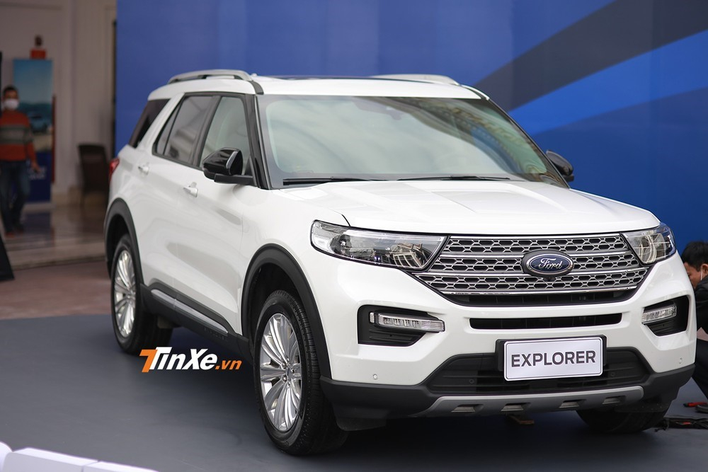 Bảo dưỡng Ford Explorer định kỳ giúp xe chạy ổn định, mượt mà hơn. Bảo dưỡng Ford Explorer định kỳ giúp xe chạy ổn định, mượt mà hơn.
