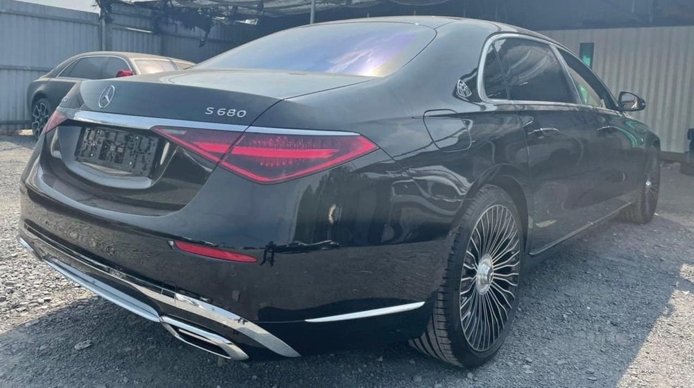 Thiết kế đuôi xe siêu sang Mercedes-Maybach S680 Thiết kế đuôi xe siêu sang Mercedes-Maybach S680