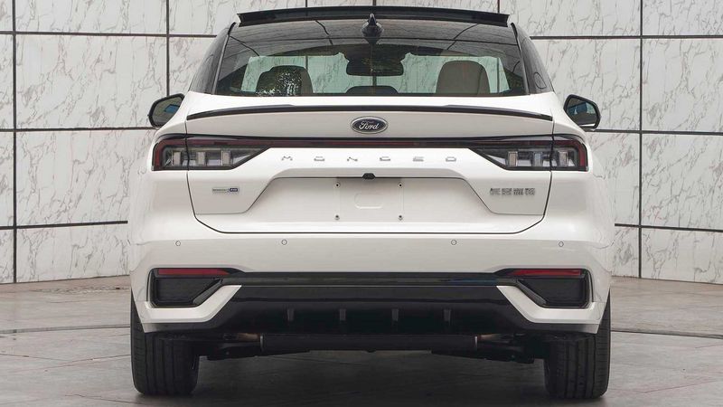 Ford Mondeo 2022 phiên bản ST-Line thể thao hơn Ford Mondeo 2022 phiên bản ST-Line thể thao hơn