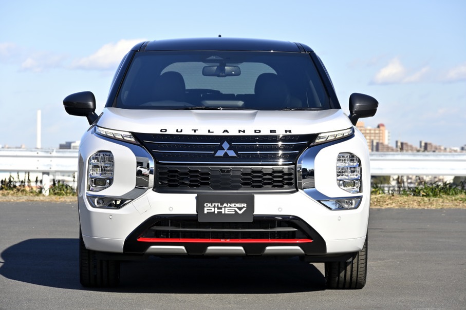 Cận cảnh đầu xe của Mitsubishi Outlander Ralliart Style