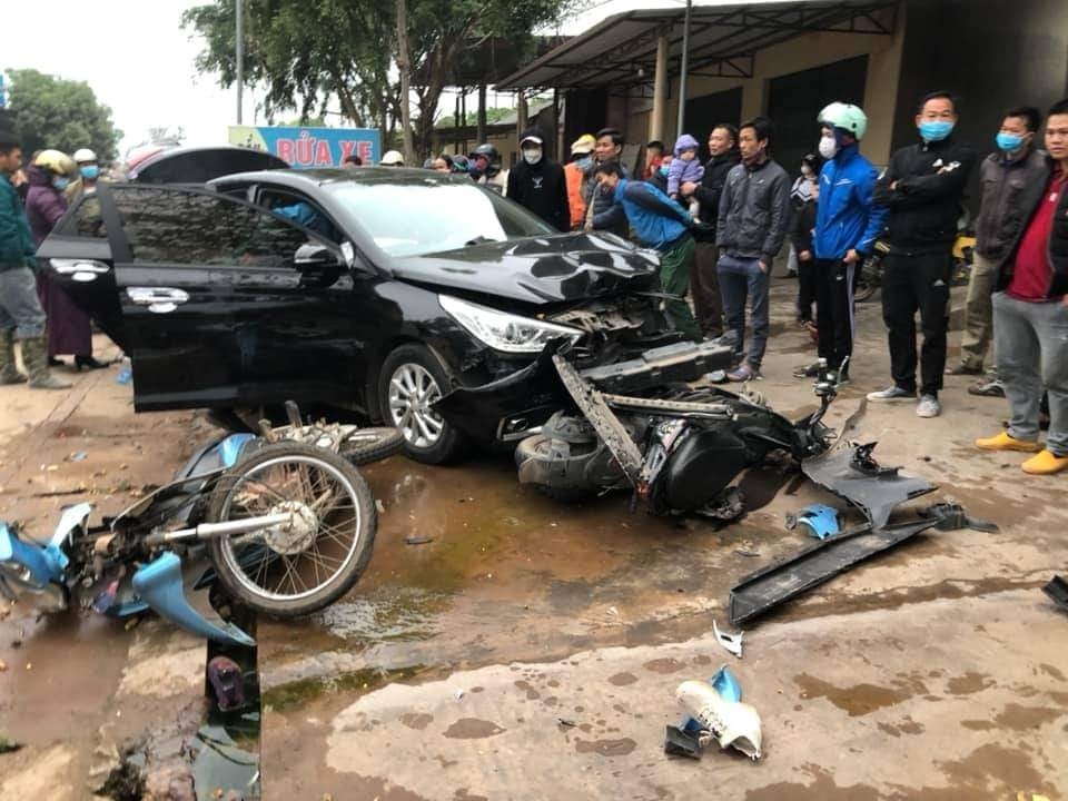 Hiện trường vụ tai nạn liên hoàn Hiện trường vụ tai nạn liên hoàn