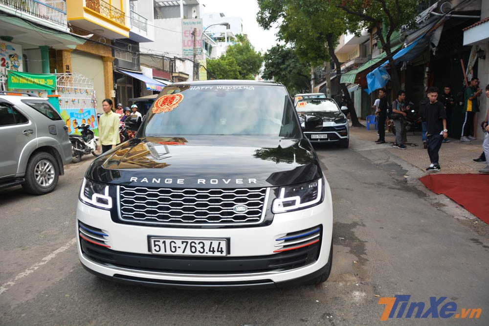 Chiếc xe Range Rover đời 2018 cũng được thanh lý