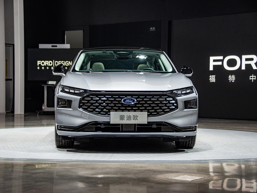 Ford Mondeo 2022 c&oacute; thiết kế đầu xe kh&aacute; giống Evos