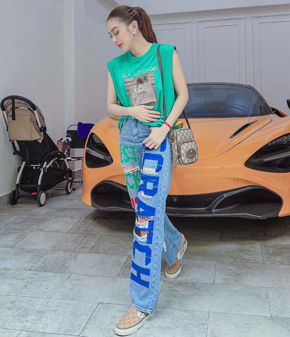 Cô gái này sau 1 tháng mua Mercedes-AMG G63 đã tậu về garage chiếc siêu xe mui trần McLaren 720S Spider Cô gái này sau 1 tháng mua Mercedes-AMG G63 đã tậu về garage chiếc siêu xe mui trần McLaren 720S Spider