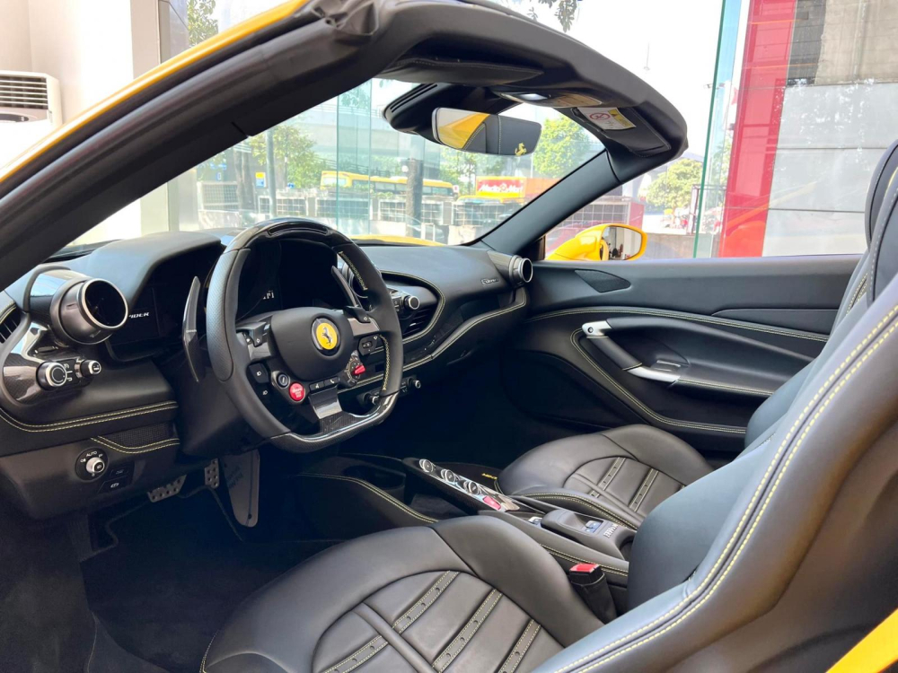 Nội thất xe Ferrari F8 Spider thứ 4 về nước Nội thất xe Ferrari F8 Spider thứ 4 về nước