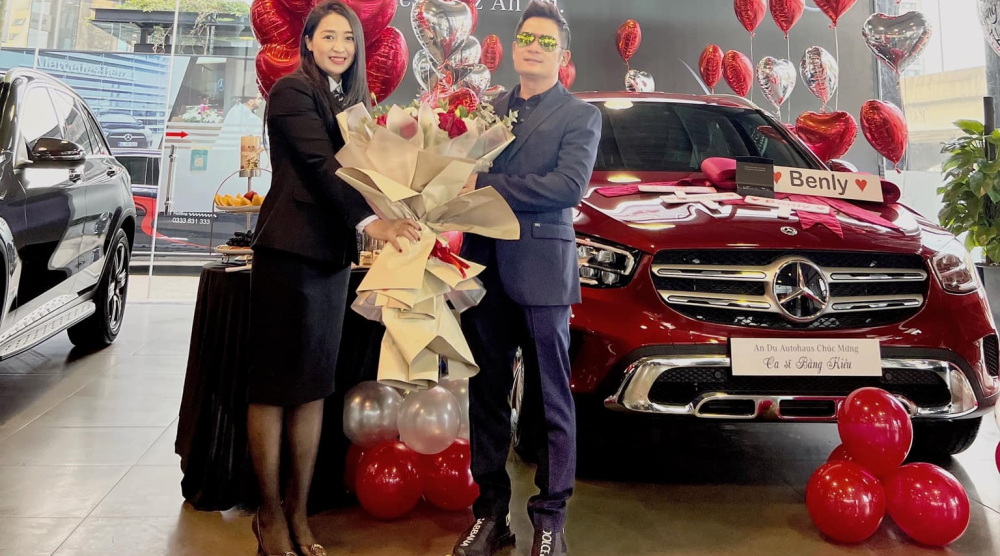 Nam ca sĩ Bằng Kiều tậu xe Mercedes-Benz GLC 200, giá từ 1,8 tỷ đồng Nam ca sĩ Bằng Kiều tậu xe Mercedes-Benz GLC 200, giá từ 1,8 tỷ đồng